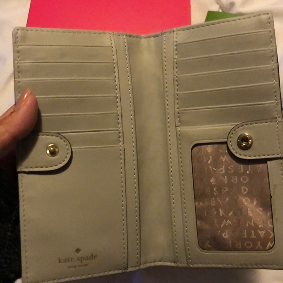 Excellent condition patent leather wallet with box - Picture 5 of 5